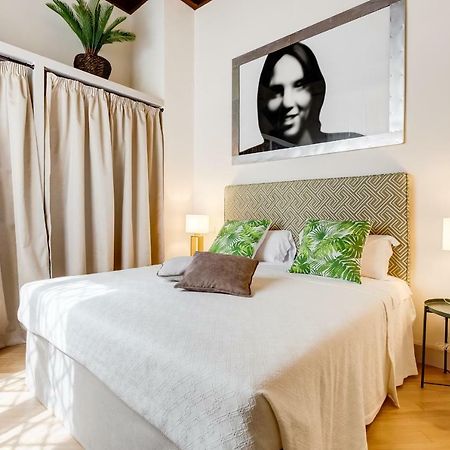 Апартаменты Trevi Chic House Рим Экстерьер фото