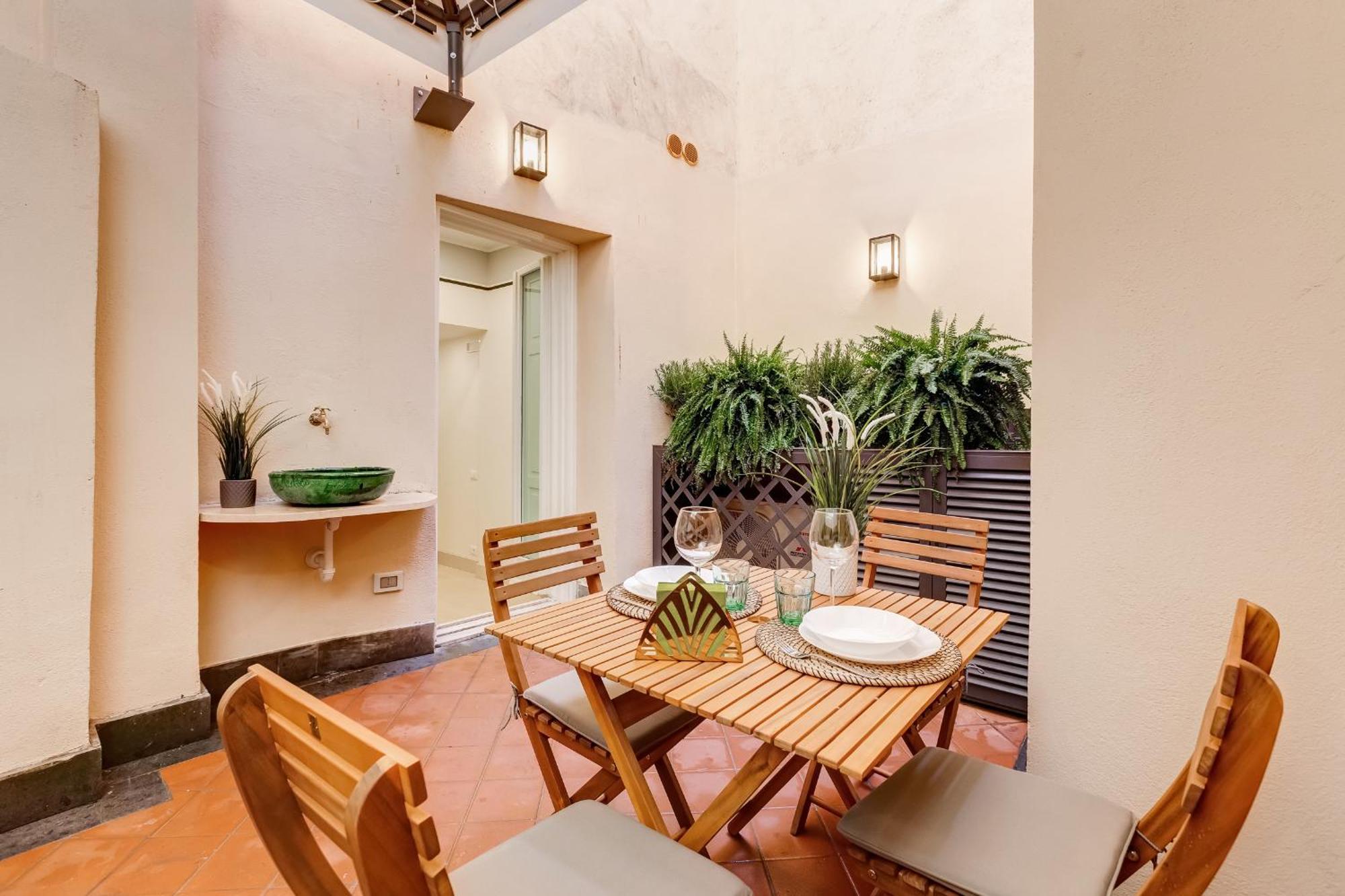 Апартаменты Trevi Chic House Рим Экстерьер фото