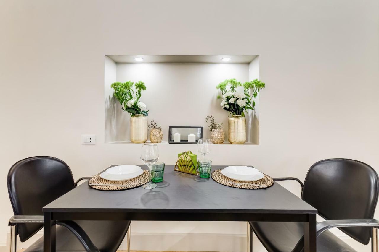 Апартаменты Trevi Chic House Рим Экстерьер фото