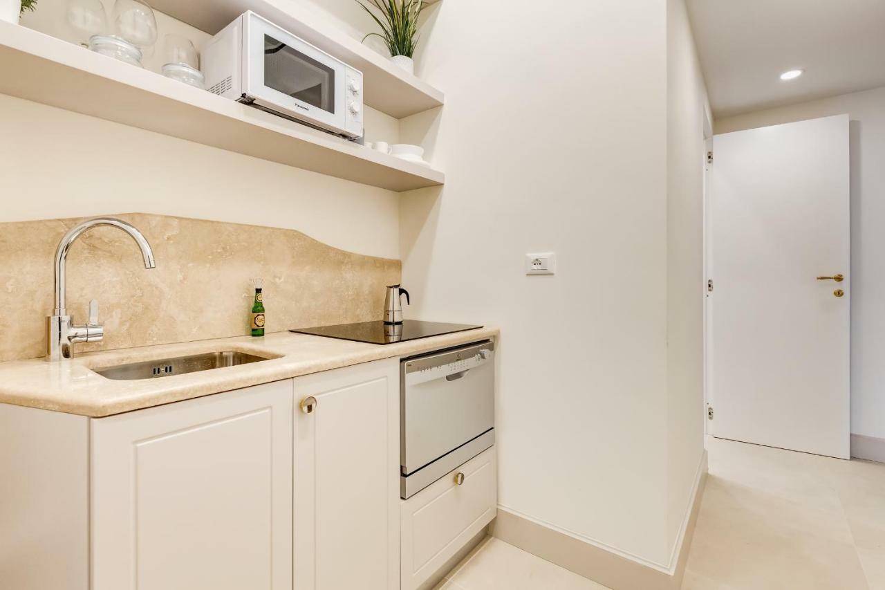 Апартаменты Trevi Chic House Рим Экстерьер фото