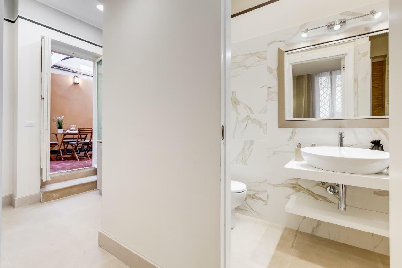 Апартаменты Trevi Chic House Рим Экстерьер фото